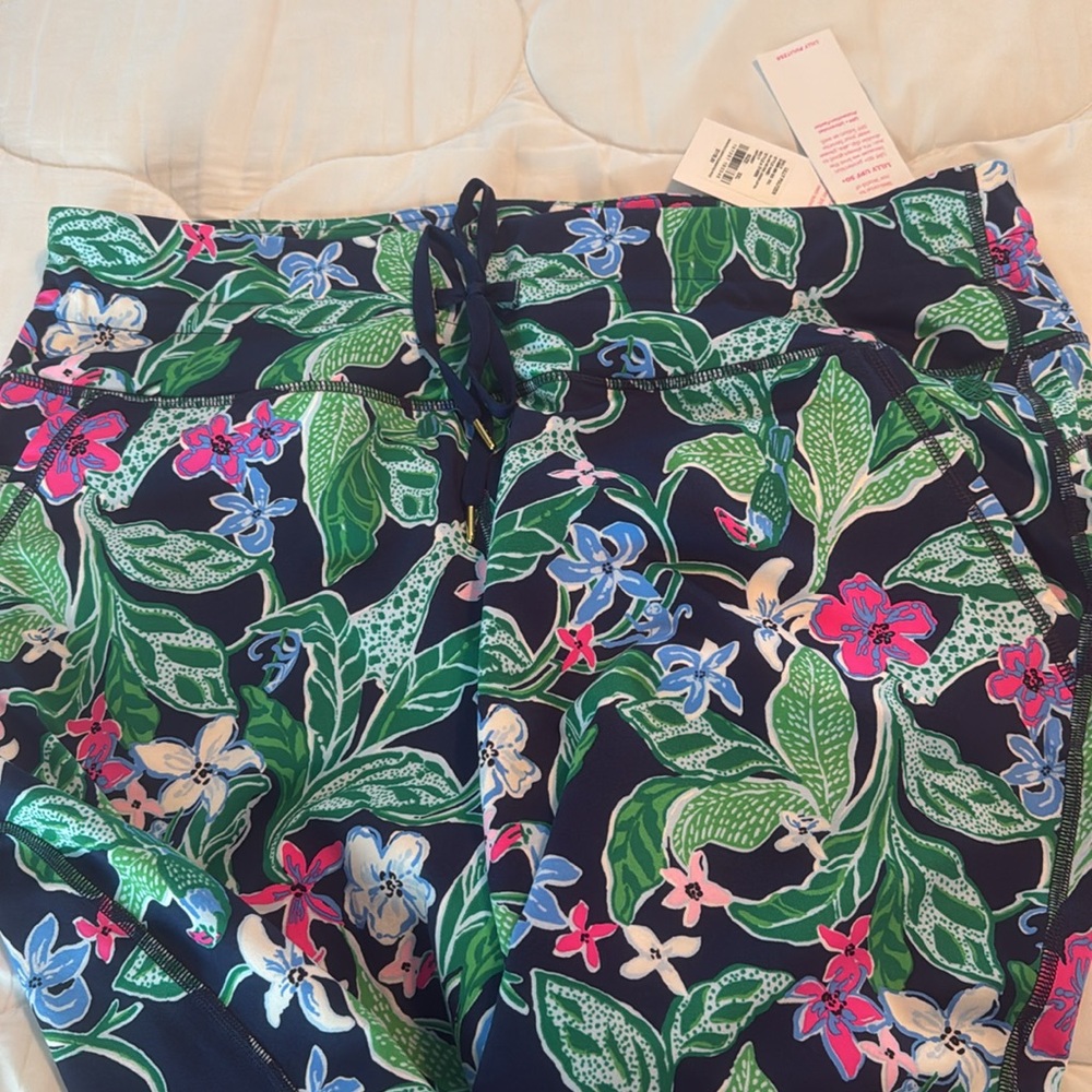 Lilly Pulitzer 🌸Luxletic Floral Leggings🌸 - Picture 3 of 6